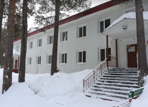 ​Югра приняла самолет с эвакуированными из Донбасса детьми и взрослыми