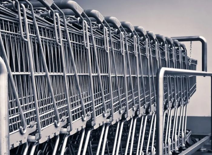​Купить в «Ленте» ходовые продукты, а потом продавать их с тройной наценкой в каком-нибудь «Купце» – это разве честный бизнес?
