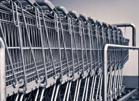 Купить в «Ленте» ходовые продукты, а потом продавать их с тройной наценкой в каком-нибудь «Купце» – это разве честный бизнес?