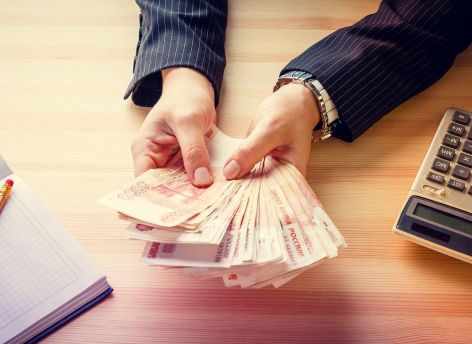 Какая компенсация положена тем, кто работает в майские праздники? // СИА-ПРЕСС ОТВЕЧАЕТ