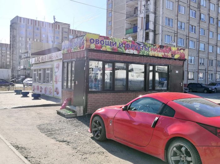 ​Сургутские улицы и дворы напоминают неконтролируемый «восточный базар»