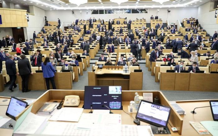 В Госдуме решили запретить рекламные вывески на иностранных языках