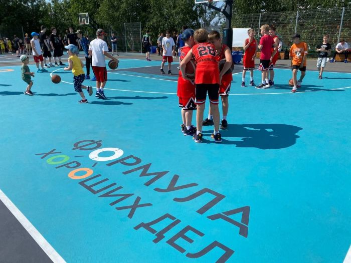 Вартовчан зовут на улицу кидать мяч