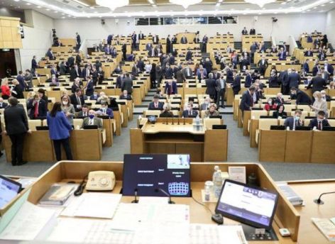 В Госдуме хотят запретить гражданам недружественных стран усыновлять детей из России