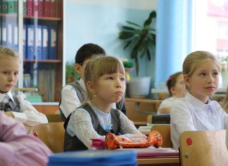​Каждый год огромное количество россиян испытывают проблемы со сбором детей в школу – и им никто не помогает