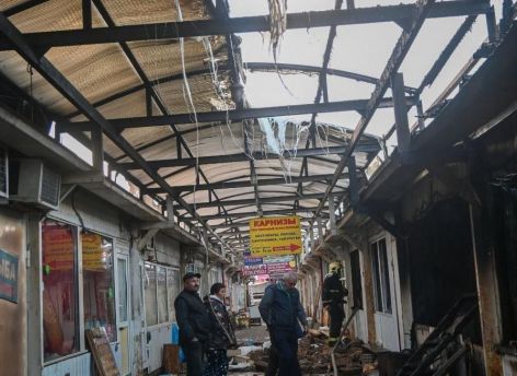В Нижневартовске выясняют причины пожара на рынке