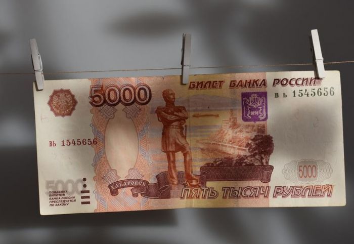 Югорчанин с тремя автомобилями и двумя домами задолжал ребенку 3,5 млн рублей