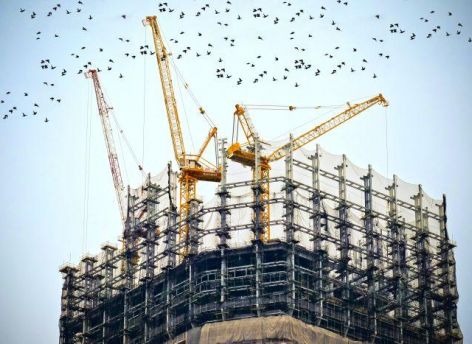 Спрос на жилье в российских регионах упал на 50%
