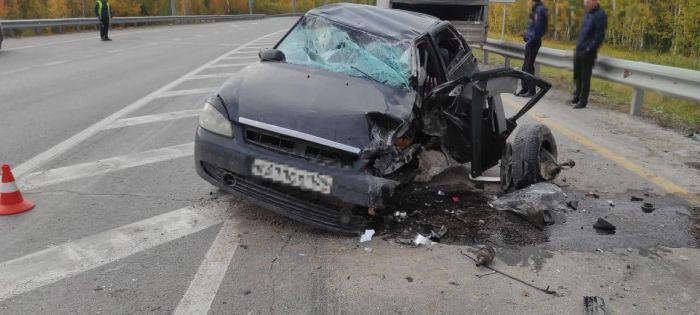 Водитель Toyota Avensis выехал на встречку и спровоцировал смертельное ДТП в Нефтеюганском районе