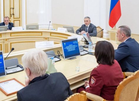 ​Александр Моор назвал организацию конкурса «Учитель года – 2022» презентацией возможностей региона