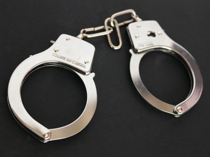 Полицейский из Нижневартовска пойдет под суд за взятку в крупном размере