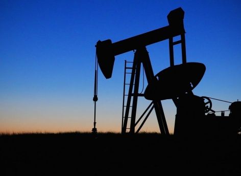 Даже нефтегазовые доходы падают. Непонятно, за счет чего будет наполняться бюджет