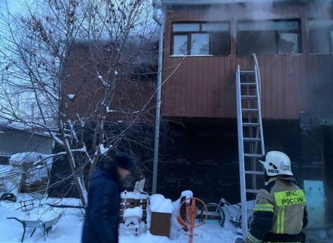 ​Власти Сургутского района продолжают оказывать помощь семье, потерявшей детей при пожаре на даче