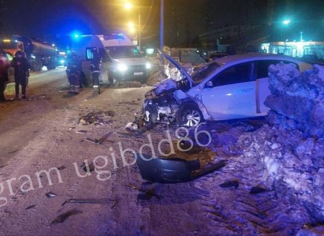 В ДТП на встречке в Нижневартовске пострадали три человека
