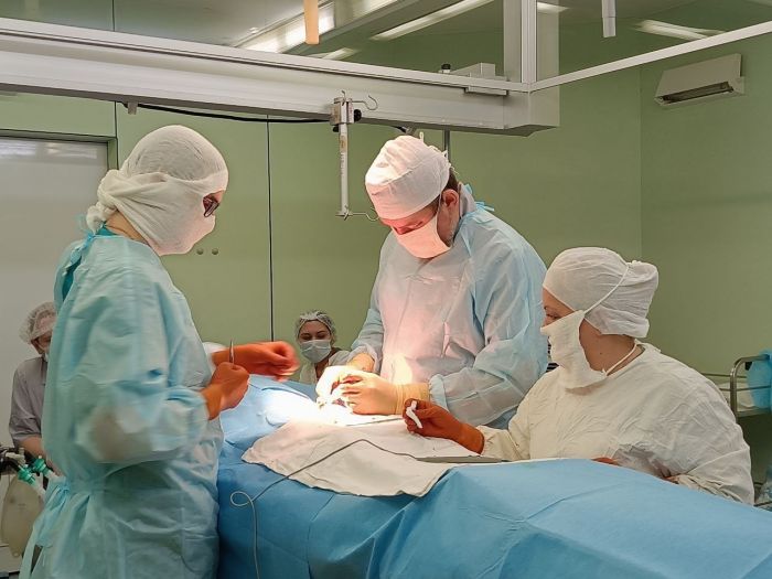 Врачи Нижневартовска удалили у 15-летней пациентки опухоль весом почти восемь килограммов 