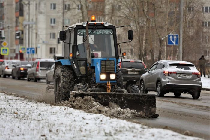 Главная очистка улиц Сургута от снега и льда продлится до 15 апреля