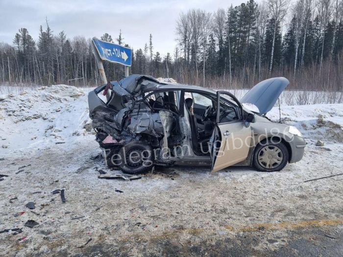 Опасный обгон на автодороге в Ханты-Мансийском районе привел к смертельному ДТП
