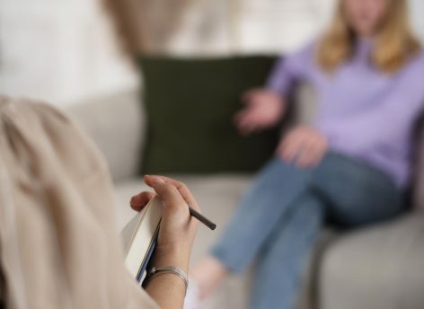 Юных сургутян и их родителей готовы выслушать психологи в рамках ежегодной акции «Не дай себя в обиду!»