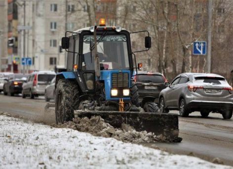 Генеральную уборку снега в Сургуте продлили до 30 апреля из-за непогоды