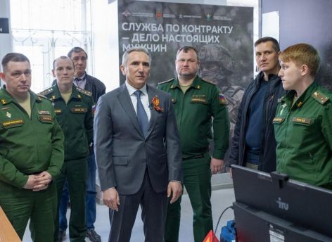 Губернатор Александр Моор осмотрел новый пункт отбора на службу в армии