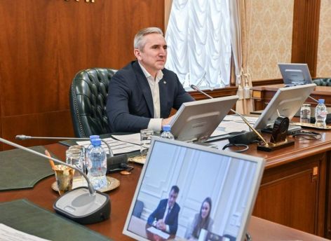 Александр Моор поручил помочь многодетной семье с ремонтом дома