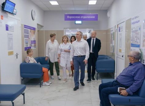 ​Губернатор Тюменской области осмотрел обновленные поликлиники столицы региона