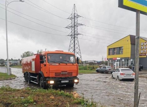 Нижневартовск снова затопило после сильного ливня