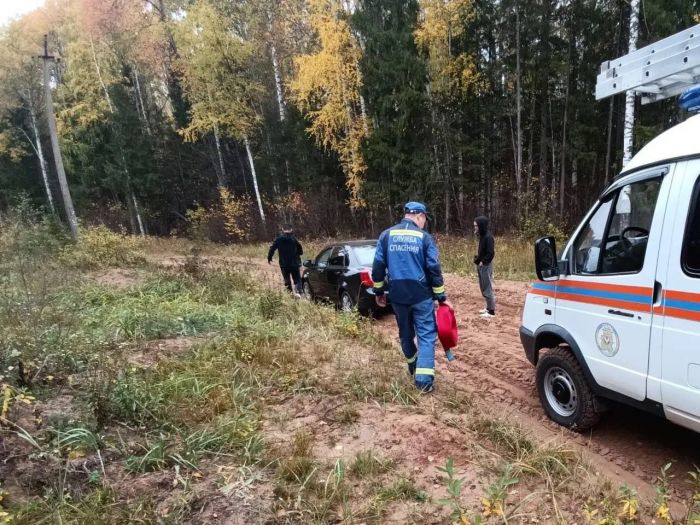 Трое путешественников хотели попасть в Ханты-Мансийск, но оказались в лесу Удмуртии