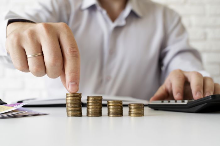 Заплатят ли работнику меньше в ноябре из-за праздников?