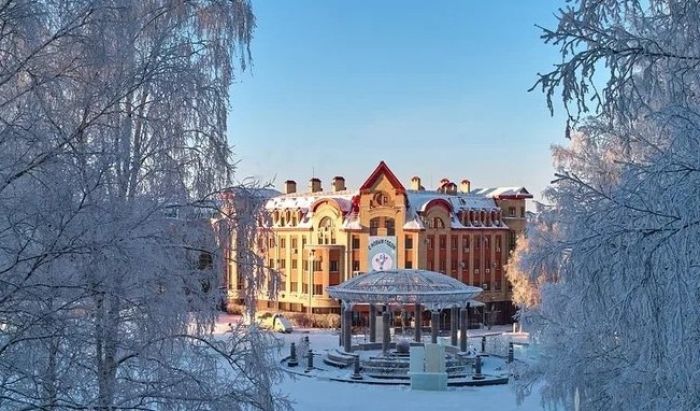 Жители Ханты-Мансийска остались без новогодней концертной программы