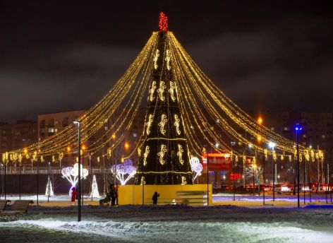 Почти 1,5 тысячи жителей Сургута отметили Новый год у городских елок