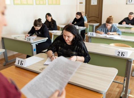 Родители сургутских школьников сдали «ЕГЭ» по истории