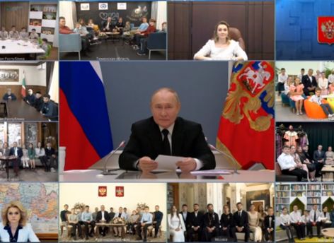 Владимир Путин пообщался с тюменской многодетной семьей Якуниных