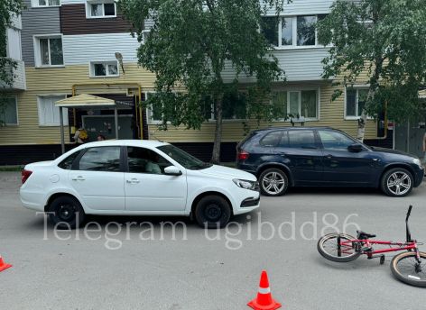 В Сургуте при ДТП пострадал юный велосипедист