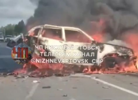 ​Под Нижневартовском в ДТП с тремя автомобилями пострадали женщина и ребенок