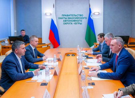 ​Руслан Кухарук с Дмитрием Кобылкиным обсудили вопросы развития Арктики