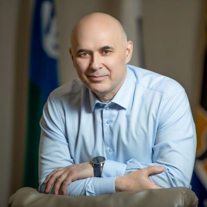 ​СМИ: экс-мэр Сургута Андрей Филатов рассматривает возможность уйти на СВО