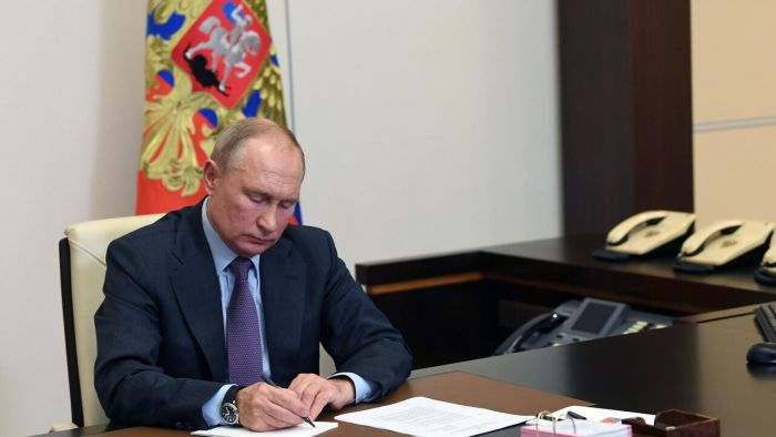 ​Какие законы подписал президент России в ноябре 2024 года? // ОБЗОР СИА-ПРЕСС