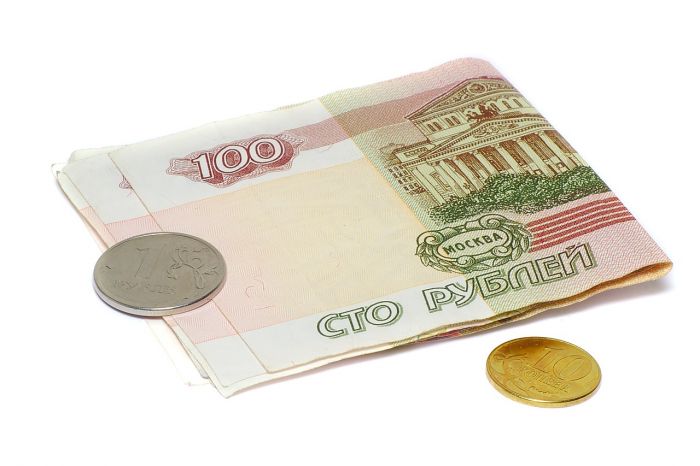 ​Средняя зарплата россиян в 2024 при пересчете на доллары составила около $950. Вроде неплохо, но в 2013 году она была $935