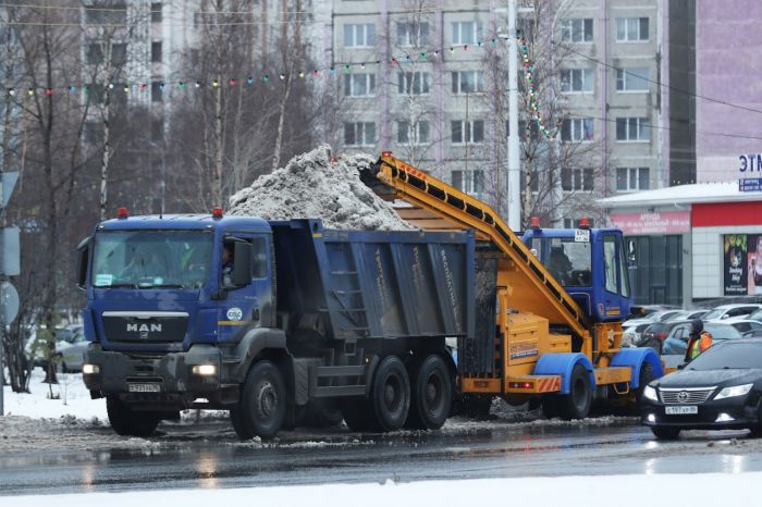 Почти две тысячи жалоб поступило от югорчан на уборку снега