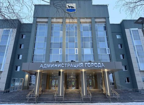 ​Центральный вход мэрии Сургута откроется 9 января