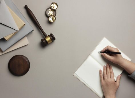 Увеличенный маткапитал, ужесточение миграционного контроля и запрет на продажу просрочки: обзор изменений февраля