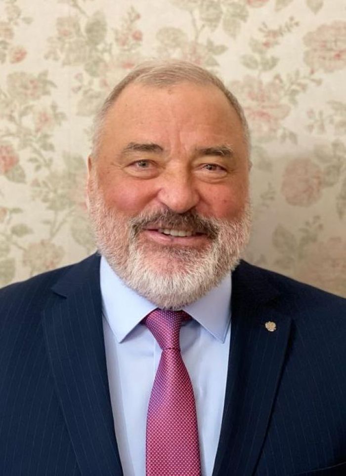 С новой весной вас, с каплями первыми! 