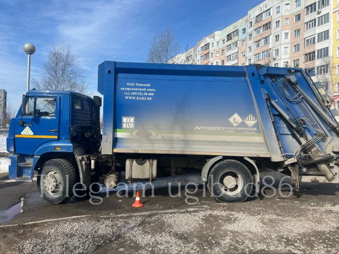 Пенсионерка попала под колеса мусоровоза в Нижневартовске