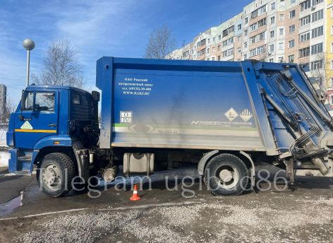Пенсионерка попала под колеса мусоровоза в Нижневартовске