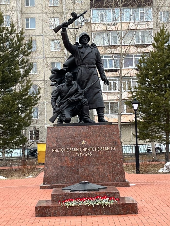​Разрушенный мемориал Славы и Вечного огня в Пыть-Яхе привлек внимание Бастрыкина