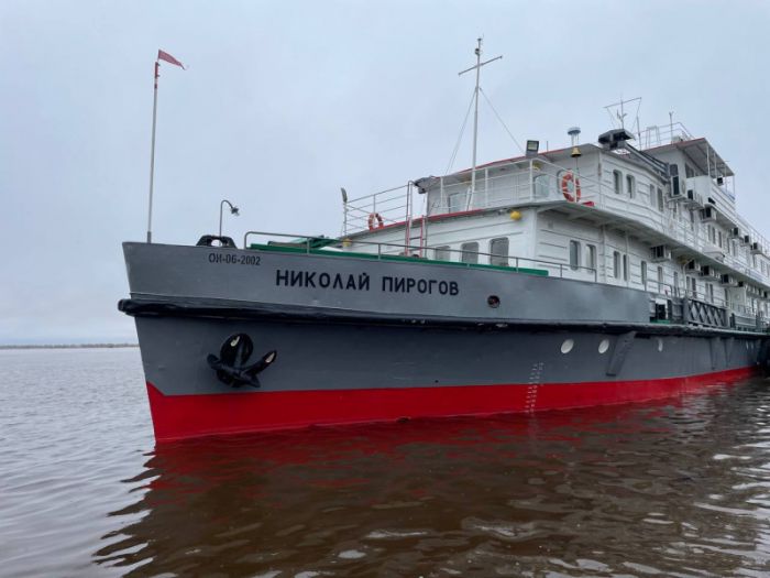 ​Плавполиклиника Югры «Николай Пирогов» снова на воде