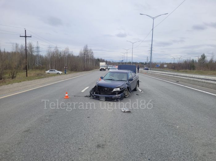​Под Нижневартовском столкнулись грузовик и Toyota