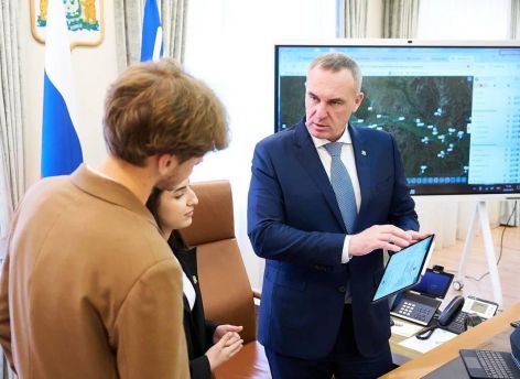 В Югре школьники проходят стажировку в стенах регионального правительства