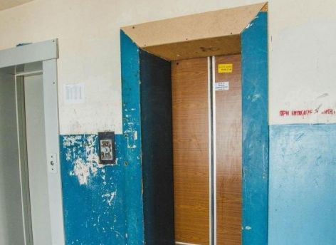 В Югре до конца года заменят 379 лифтов – использовать будут только отечественные 